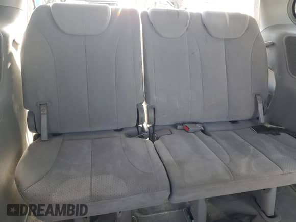 2007 Hyundai Entourage GLS с VIN KNDMC233676042965, выставлен на аукционе Copart как лот 71299344 с пробегом 167 153 миль миль и Списание • Salvage title. История ставок и продаж доступна на DreamBid. Изображение 10.