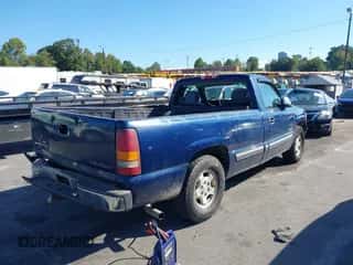 2000 Chevrolet Silverado 1500 LS z VIN 1GCEC14T3YE106948, wystawiony jako IAAI lot #43259616 z przebiegiem 272 251 mil mil oraz . Historia ofert i sprzedaży dostępna na DreamBid. Obrazek 4.