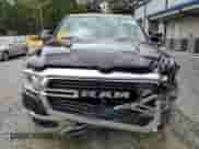 2020 Ram 1500 Big Horn z VIN 1C6RREFG7LN333518, wystawiony jako Copart lot #72204024 z przebiegiem 121 193 mil mil oraz Szkoda całkowita • Salvage title. Historia ofert i sprzedaży dostępna na DreamBid. Obrazek 5.