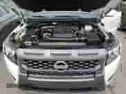 2025 Nissan Frontier Pro-4X z VIN 1N6ED1EK7SN603735, wystawiony jako Copart lot #80461395 z przebiegiem 8 014 mil mil oraz Szkoda całkowita • Salvage title. Historia ofert i sprzedaży dostępna na DreamBid. Obrazek 11.