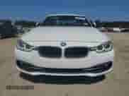 2018 BMW 3 Series 330i xDrive z VIN WBA8D9G55JNU68675, wystawiony jako Copart lot #80465075 z przebiegiem 43 127 mil mil oraz Szkoda całkowita • Salvage title. Historia ofert i sprzedaży dostępna na DreamBid. Obrazek 5.