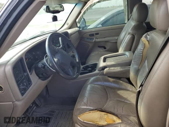 2004 GMC Sierra 1500 SLE with VIN 2GTEC13T041403284, listed as a Copart auction lot 67323934 with 245,694 mi miles and Salvage title. Bid and sale history available at DreamBid. Image 7.