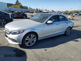 2017 Mercedes-Benz C 350e с VIN 55SWF4HB1HU220944, выставлен на аукционе Copart как лот 71560995 с пробегом 74 530 миль миль и Чистый • Clean title. История ставок и продаж доступна на DreamBid. Изображение 1.