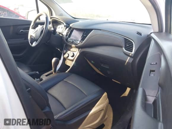 2021 Chevrolet Trax LT with VIN KL7CJPSB2MB349279, listed as a IAAI auction lot 43383937 with 40,042 mi miles and . Bid and sale history available at DreamBid. Image 5.