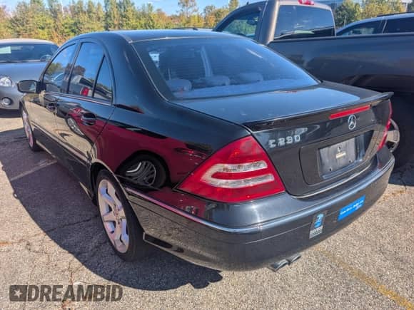 2007 Mercedes-Benz C 230 Sport z VIN WDBRF52H67A936519, wystawiony jako IAAI lot #43526471 z przebiegiem 103 863 mil mil oraz . Historia ofert i sprzedaży dostępna na DreamBid. Obrazek 3.