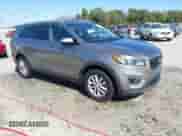 2018 Kia Sorento LX z VIN 5XYPG4A33JG416825, wystawiony jako IAAI lot #43535898 z przebiegiem 193 181 mil mil oraz . Historia ofert i sprzedaży dostępna na DreamBid. Obrazek 1.