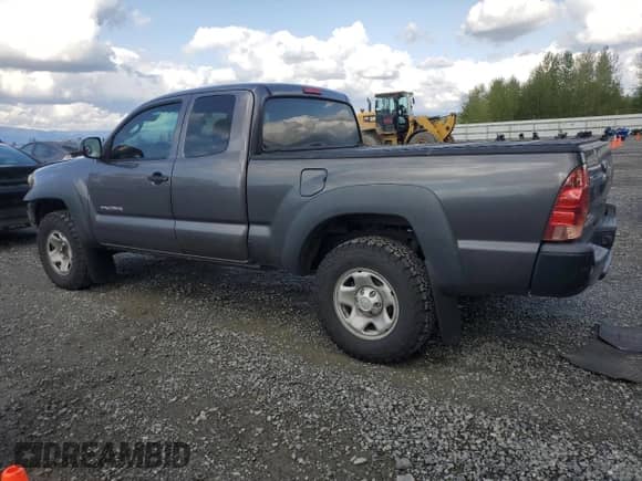 2015 Toyota Tacoma PreRunner with VIN 5TFTX4GN1FX044154, listed as a Copart auction lot 53561005 with 92,502 mi miles and Salvage title. Bid and sale history available at DreamBid. Image 2.