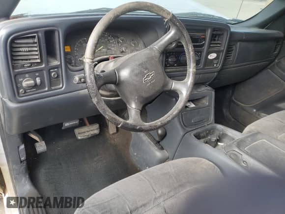 2001 Chevrolet Silverado 2500HD LS with VIN 1GCHK24181E207171, listed as a Copart auction lot 41771075 with 238,225 mi miles and Salvage title. Bid and sale history available at DreamBid. Image 8.