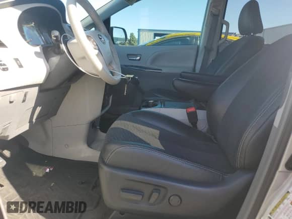 2014 Toyota Sienna SE with VIN 5TDXK3DC5ES418119, listed as a Copart auction lot 70915875 with 115,073 mi miles and Salvage title. Bid and sale history available at DreamBid. Image 7.