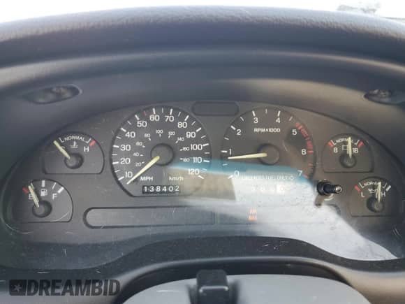 1994 Ford Mustang z VIN 1FALP4047RF202417, wystawiony jako Copart lot #86111375 z przebiegiem 138 402 mil mil oraz Czysty tytuł • Clean title. Historia ofert i sprzedaży dostępna na DreamBid. Obrazek 9.