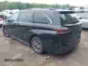 2023 Toyota Sienna LE z VIN 5TDKRKEC0PS150498, wystawiony jako IAAI lot #42909770 z przebiegiem 41 818 mil mil oraz . Historia ofert i sprzedaży dostępna na DreamBid. Obrazek 3.