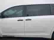 2017 Toyota Sienna L z VIN 5TDZZ3DC2HS800102, wystawiony jako IAAI lot #42151872 z przebiegiem 182 675 mil mil oraz . Historia ofert i sprzedaży dostępna na DreamBid. Obrazek 14.