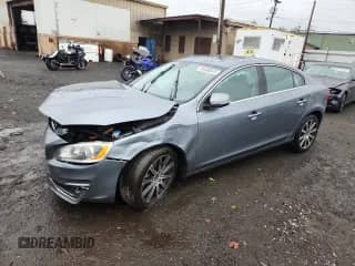 2017 Volvo S60 Inscription с VIN LYV402TK4HB125690, выставлен на аукционе Copart как лот 86498645 с пробегом 186 308 миль миль и Списание • Salvage title. История ставок и продаж доступна на DreamBid. Изображение 1.