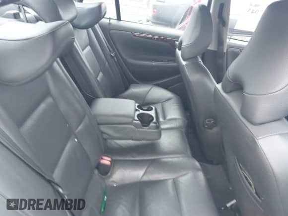 2009 Volvo S60 2.5T with VIN YV1RS592292733777, listed as a IAAI auction lot 42737043 with 213,433 mi miles and . Bid and sale history available at DreamBid. Image 8.
