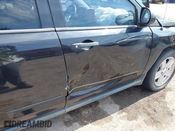 2010 Jeep Compass Latitude с VIN 1J4NF1FB2AD642999, выставлен на аукционе IAAI как лот 42798577 с пробегом 178 832 миль миль и . История ставок и продаж доступна на DreamBid. Изображение 6.