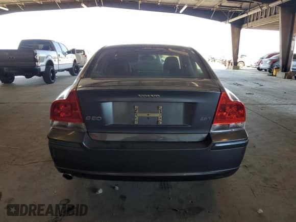 2005 Volvo S60 с VIN YV1RS592952428884, выставлен на аукционе Copart как лот 64216895 с пробегом 118 097 миль миль и Списание • Salvage title. История ставок и продаж доступна на DreamBid. Изображение 6.