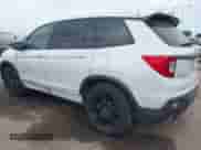 2021 Honda Passport Sport z VIN 5FNYF7H23MB002963, wystawiony jako IAAI lot #42314323 z przebiegiem 46 256 mil mil oraz . Historia ofert i sprzedaży dostępna na DreamBid. Obrazek 3.