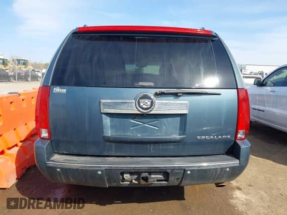 2008 Cadillac Escalade ESV с VIN 1GYFK66898R261388, выставлен на аукционе IAAI как лот 41919178 с пробегом 233 060 миль миль и . История ставок и продаж доступна на DreamBid. Изображение 17.