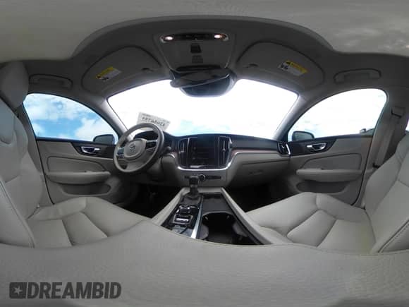 2021 Volvo S60 Momentum z VIN 7JR102FK7MG092974, wystawiony jako IAAI lot #42656755 z przebiegiem 16 689 mil mil oraz . Historia ofert i sprzedaży dostępna na DreamBid. Obrazek 19.