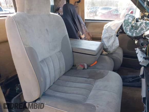 1996 Dodge 1500 with VIN 1B7HF16Y3TS550547, listed as a IAAI auction lot 41406500 with 315,814 mi miles and . Bid and sale history available at DreamBid. Image 8.
