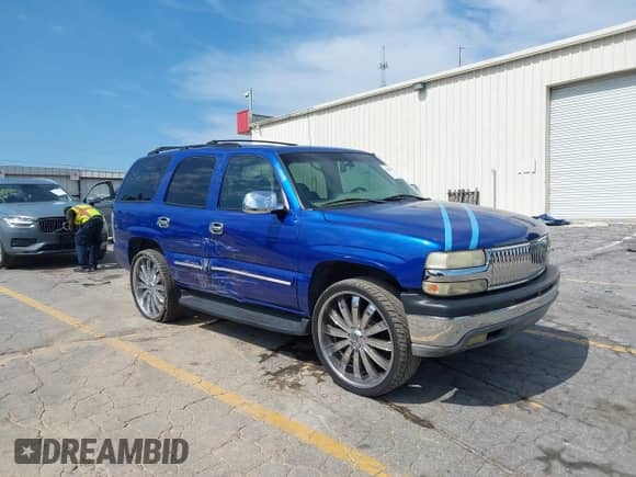 2003 Chevrolet Tahoe LS z VIN 1GNEC13Z63R269186, wystawiony jako IAAI lot #42649812 z przebiegiem 334 117 mil mil oraz . Historia ofert i sprzedaży dostępna na DreamBid. Obrazek 1.