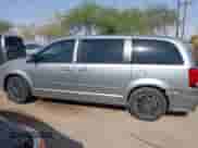 2016 Dodge Grand Caravan SE z VIN 2C4RDGBGXGR314799, wystawiony jako IAAI lot #42626257 z przebiegiem 164 785 mil mil oraz . Historia ofert i sprzedaży dostępna na DreamBid. Obrazek 14.