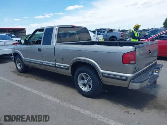 1999 Chevrolet S-10 LS с VIN 1GCCS19X2X8161443, выставлен на аукционе IAAI как лот 42347897 с пробегом 126 400 миль миль и . История ставок и продаж доступна на DreamBid. Изображение 3.