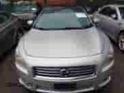 2013 Nissan Maxima SV z VIN 1N4AA5AP3DC844070, wystawiony jako IAAI lot #43450923 z przebiegiem 148 953 mil mil oraz . Historia ofert i sprzedaży dostępna na DreamBid. Obrazek 6.