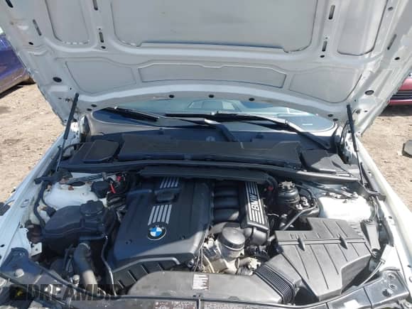 2012 BMW 3 Series 328i xDrive z VIN WBAKF5C54CE656573, wystawiony jako IAAI lot #41835379 z przebiegiem 99 654 mil mil oraz . Historia ofert i sprzedaży dostępna na DreamBid. Obrazek 10.