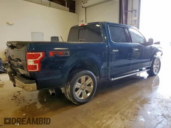 2018 Ford F-150 XLT z VIN 1FTEW1EG8JKF71290, wystawiony jako Copart lot #84371405 z przebiegiem 198 493 mil mil oraz Czysty tytuł • Clean title. Historia ofert i sprzedaży dostępna na DreamBid. Obrazek 3.