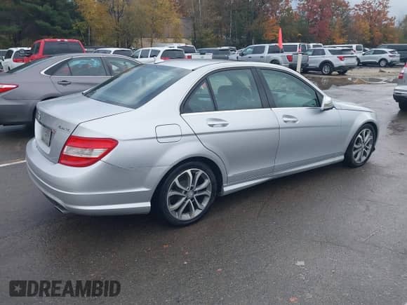 2010 Mercedes-Benz C 300 Sport with VIN WDDGF8BB9AR092237, listed as a IAAI auction lot 43499613 with 210,763 mi miles and . Bid and sale history available at DreamBid. Image 4.