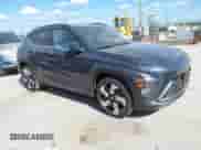 2024 Hyundai Kona Limited с VIN KM8HE3A37RU051575, выставлен на аукционе IAAI как лот 43089618 с пробегом 6 878 миль миль и . История ставок и продаж доступна на DreamBid. Изображение 1.