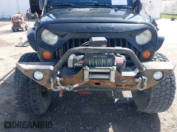 2008 Jeep Wrangler Unlimited X z VIN 1J4GA39188L518712, wystawiony jako IAAI lot #41993372 z przebiegiem 128 278 mil mil oraz . Historia ofert i sprzedaży dostępna na DreamBid. Obrazek 6.