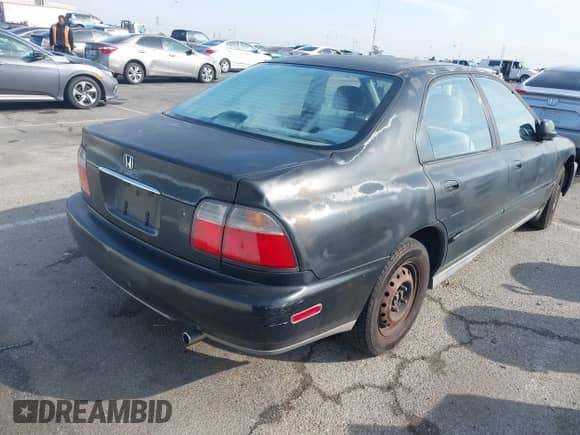 1997 Honda Accord с VIN 1HGTB5622VA476216, выставлен на аукционе IAAI как лот 41407716 с пробегом 285 385 миль миль и . История ставок и продаж доступна на DreamBid. Изображение 4.