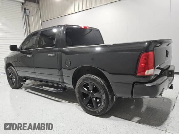 2017 Ram 1500 Express z VIN 1C6RR6KT7HS848150, wystawiony jako Copart lot #52388745 z przebiegiem 122 567 mil mil oraz Czysty tytuł • Clean title. Historia ofert i sprzedaży dostępna na DreamBid. Obrazek 2.