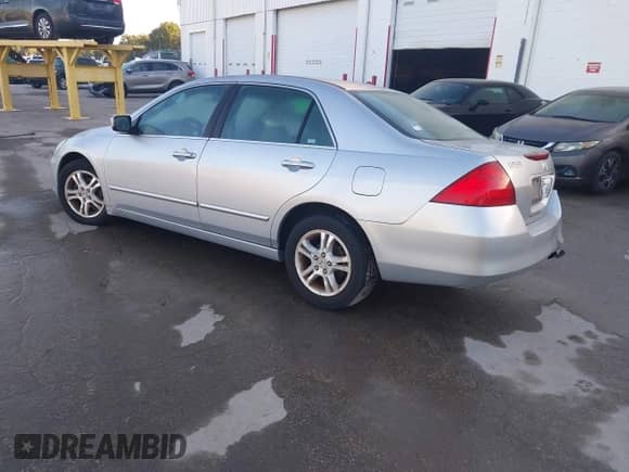 2007 Honda Accord EX with VIN 1HGCM56777A176018, listed as a IAAI auction lot 43479368 with 144,964 mi miles and . Bid and sale history available at DreamBid. Image 3.