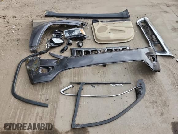 2014 Jeep Grand Cherokee Limited z VIN 1C4RJFBT8EC135828, wystawiony jako Copart lot #84609925 z przebiegiem 162 488 mil mil oraz Szkoda całkowita • Salvage title. Historia ofert i sprzedaży dostępna na DreamBid. Obrazek 13.