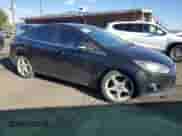 2013 Ford Focus Titanium z VIN 1FADP3J20DL116209, wystawiony jako Copart lot #81394605 z przebiegiem 159 952 mil mil oraz Szkoda całkowita • Salvage title. Historia ofert i sprzedaży dostępna na DreamBid. Obrazek 4.