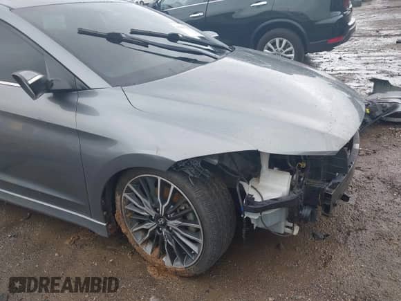 2018 Hyundai Elantra Sport с VIN KMHD04LBXJU558322, выставлен на аукционе IAAI как лот 43083783 с пробегом 123 971 миль миль и . История ставок и продаж доступна на DreamBid. Изображение 19.