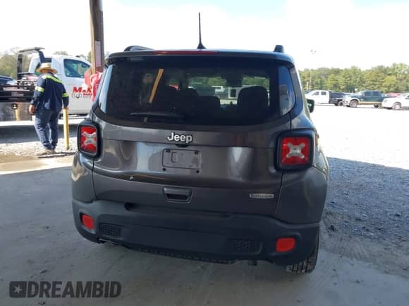2018 Jeep Renegade Latitude with VIN ZACCJABB8JPH27476, listed as a IAAI auction lot 43292398 with 124,850 mi miles and . Bid and sale history available at DreamBid. Image 16.
