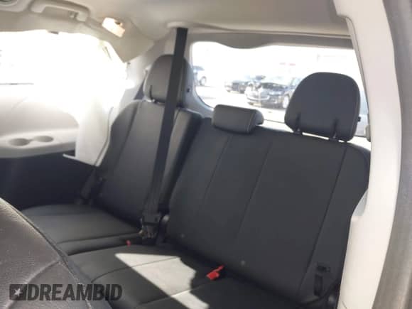 2017 Toyota Sienna SE with VIN 5TDXZ3DC7HS793784, listed as a IAAI auction lot 42083291 with 190,894 mi miles and . Bid and sale history available at DreamBid. Image 17.