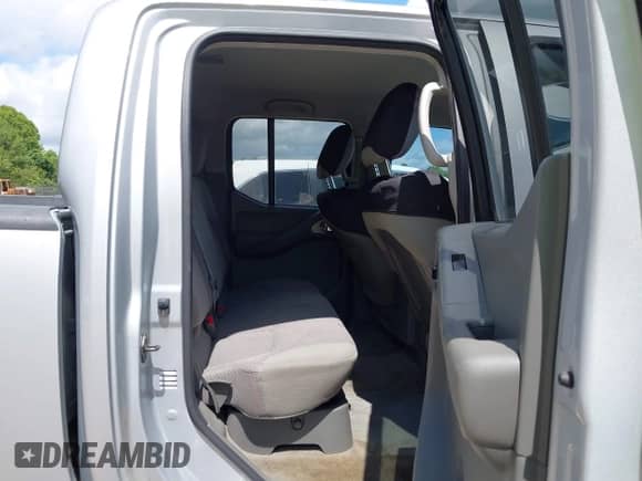 2011 Nissan Frontier SV z VIN 1N6AD0FV2BC437122, wystawiony jako IAAI lot #42517785 z przebiegiem 161 454 mil mil oraz . Historia ofert i sprzedaży dostępna na DreamBid. Obrazek 8.