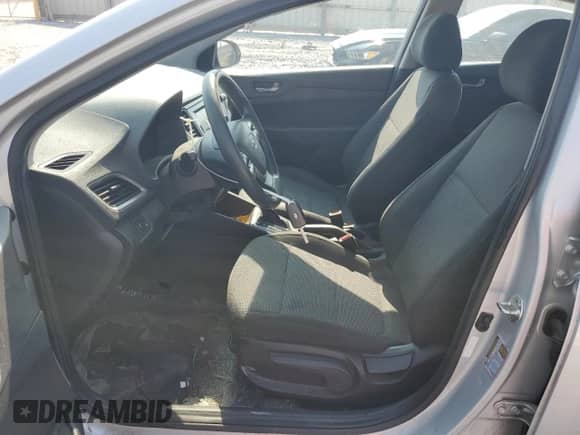 2019 Hyundai Accent SE с VIN 3KPC24A32KE049993, выставлен на аукционе Copart как лот 81557975 с пробегом 108 122 миль миль и Списание • Salvage title. История ставок и продаж доступна на DreamBid. Изображение 7.
