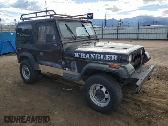 1987 Jeep Wrangler with VIN 2BCHL81J6HB505195, listed as a Copart auction lot 82144755 with 140,945 mi miles and Clean title. Bid and sale history available at DreamBid. Image 4.