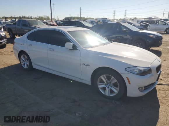 2013 BMW 5 Series 528i xDrive с VIN WBAXH5C53DDW16010, выставлен на аукционе Copart как лот 84803205 с пробегом 102 294 миль миль и Чистый • Clean title. История ставок и продаж доступна на DreamBid. Изображение 4.
