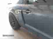 2007 Ford Mustang GT Deluxe z VIN 1ZVHT82H375269051, wystawiony jako IAAI lot #43065551 z przebiegiem 94 434 mil mil oraz . Historia ofert i sprzedaży dostępna na DreamBid. Obrazek 20.