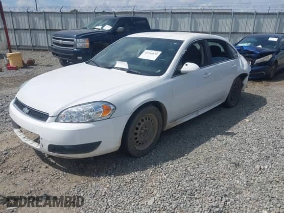 2012 Chevrolet Impala Police Police z VIN 2G1WD5E36C1310220, wystawiony jako IAAI lot #42166830 z przebiegiem 200 004 mil mil oraz . Historia ofert i sprzedaży dostępna na DreamBid. Obrazek 16.