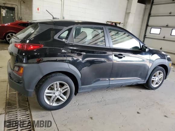 2019 Hyundai Kona SE z VIN KM8K12AAXKU208418, wystawiony jako Copart lot #67071285 z przebiegiem 42 809 mil mil oraz Czysty tytuł • Clean title. Historia ofert i sprzedaży dostępna na DreamBid. Obrazek 3.