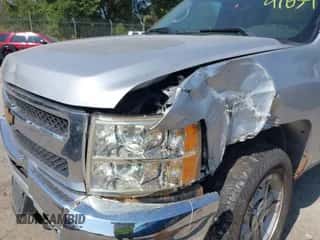 2013 Chevrolet Silverado 1500 LT z VIN 1GCRKSE73DZ143755, wystawiony jako IAAI lot #43241859 z przebiegiem 148 596 mil mil oraz . Historia ofert i sprzedaży dostępna na DreamBid. Obrazek 6.