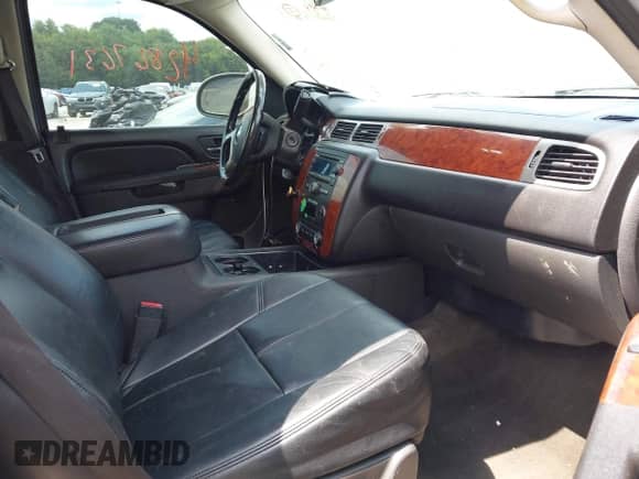 2013 Chevrolet Tahoe LT с VIN 1GNSCBE03DR243329, выставлен на аукционе IAAI как лот 42867631 с пробегом 250 672 миль миль и . История ставок и продаж доступна на DreamBid. Изображение 5.